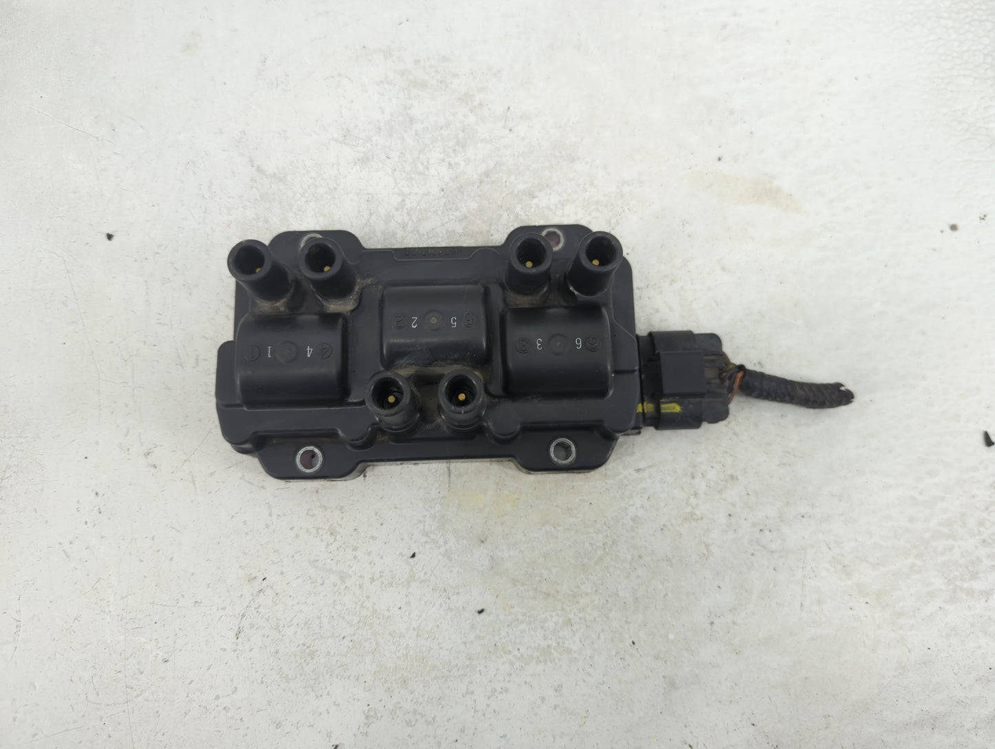 2006-2009 Pontiac Torrent Ignition Coil Igniter Pack - Oemusedautoparts1.com