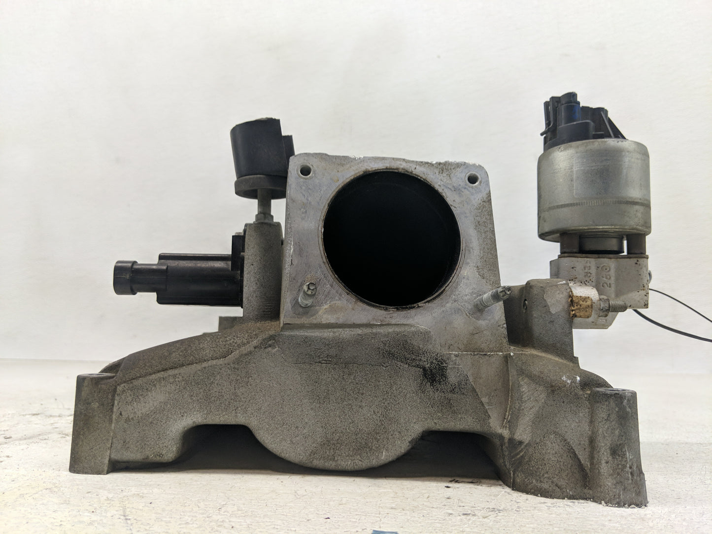 2006 Pontiac Torrent Air Intake Manifold Fits OEM Used Auto Parts - Oemusedautoparts1.com