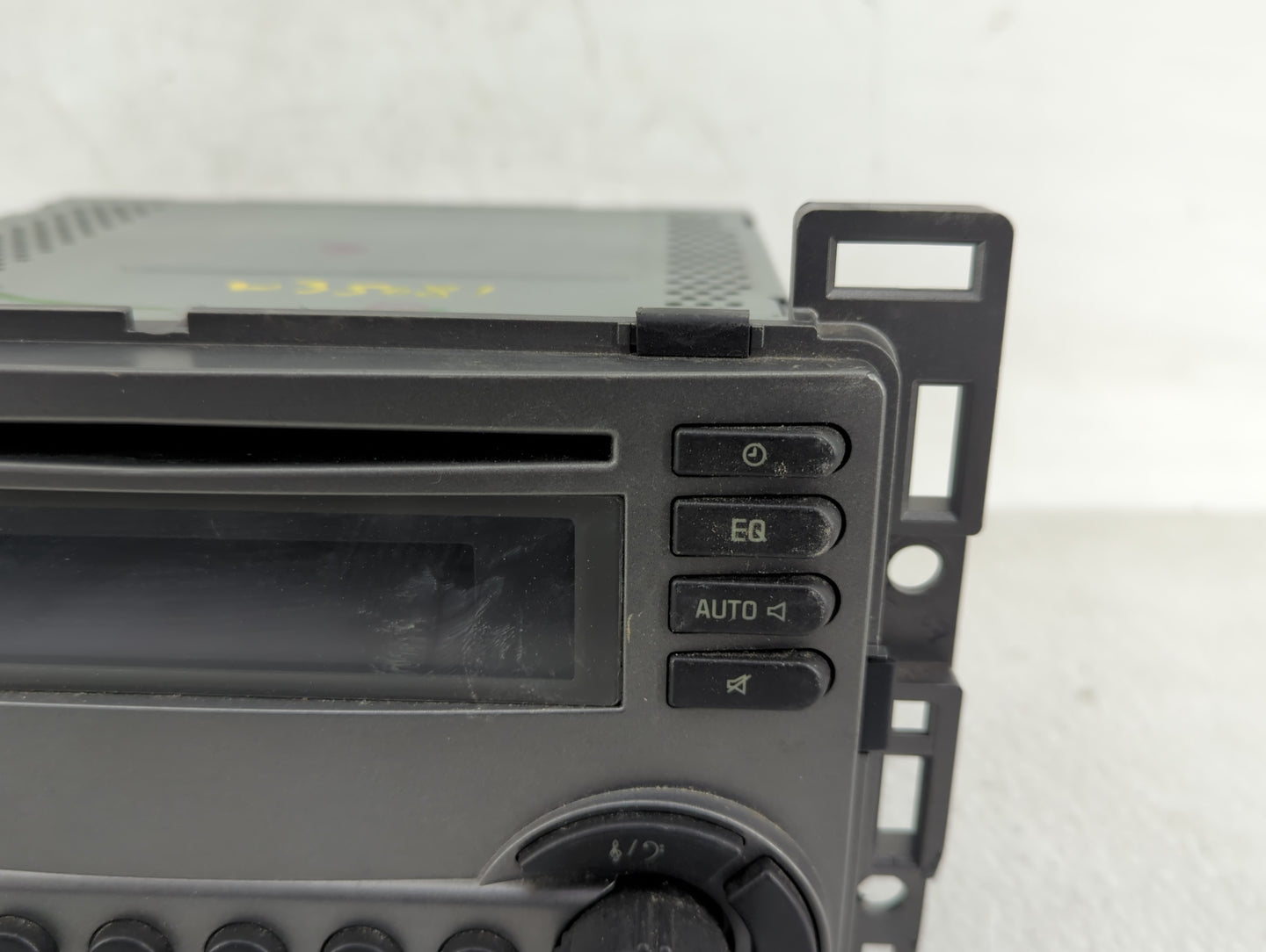 2006 Pontiac Torrent Radio AM FM Cd Player Receiver Replacement P/N:15850248 Fits OEM Used Auto Parts - Oemusedautoparts1.co