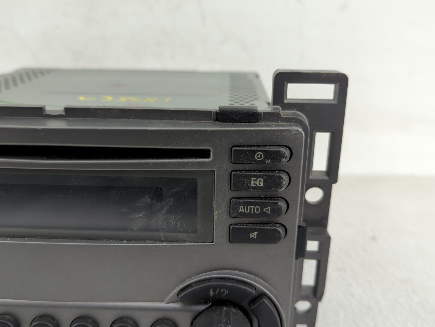 2006 Pontiac Torrent Radio AM FM Cd Player Receiver Replacement P/N:15850248 Fits OEM Used Auto Parts - Oemusedautoparts1.co
