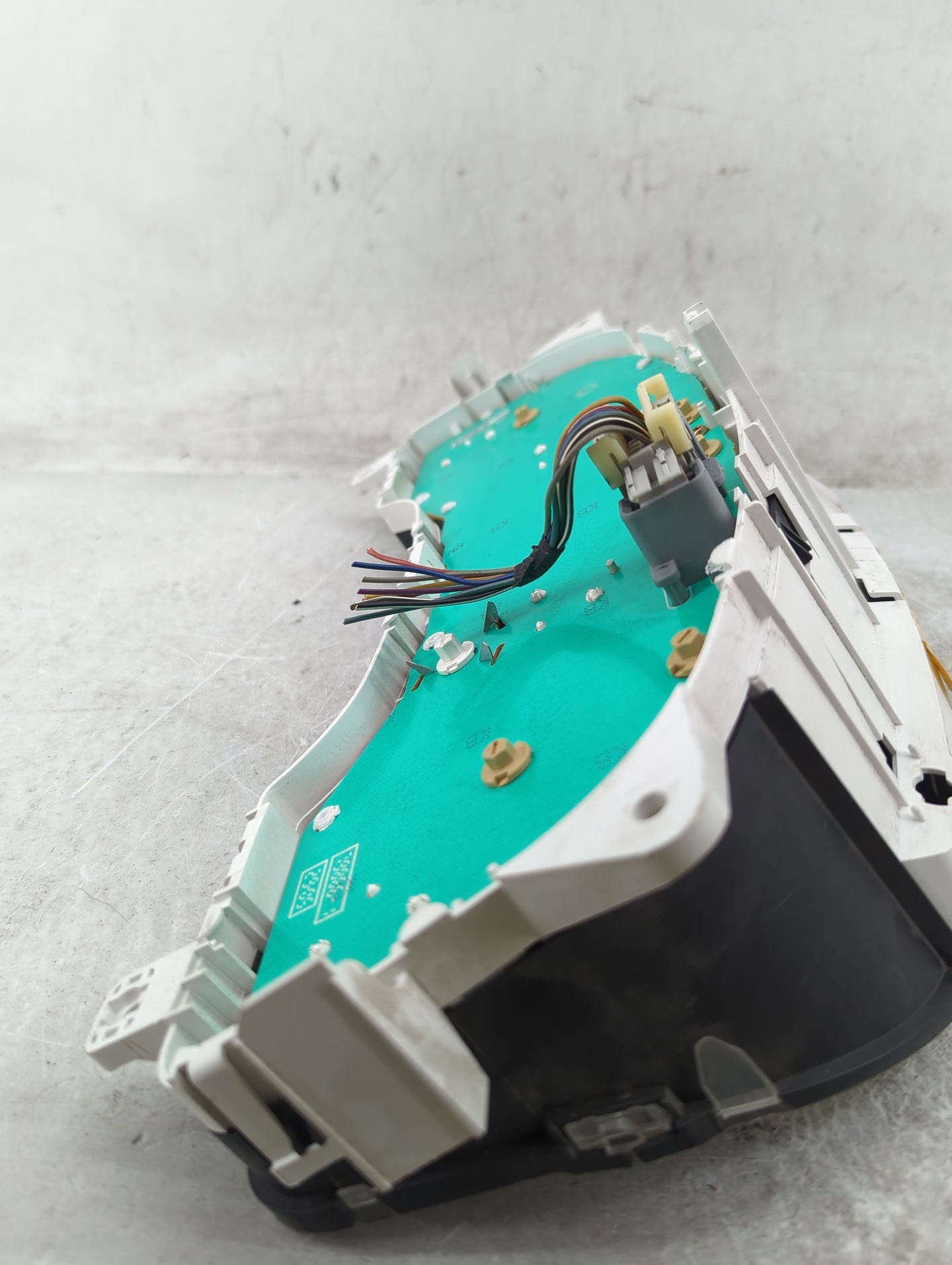 2006 Pontiac Torrent Instrument Cluster Speedometer Gauges P/N:15778108 Fits OEM Used Auto Parts - Oemusedautoparts1.com