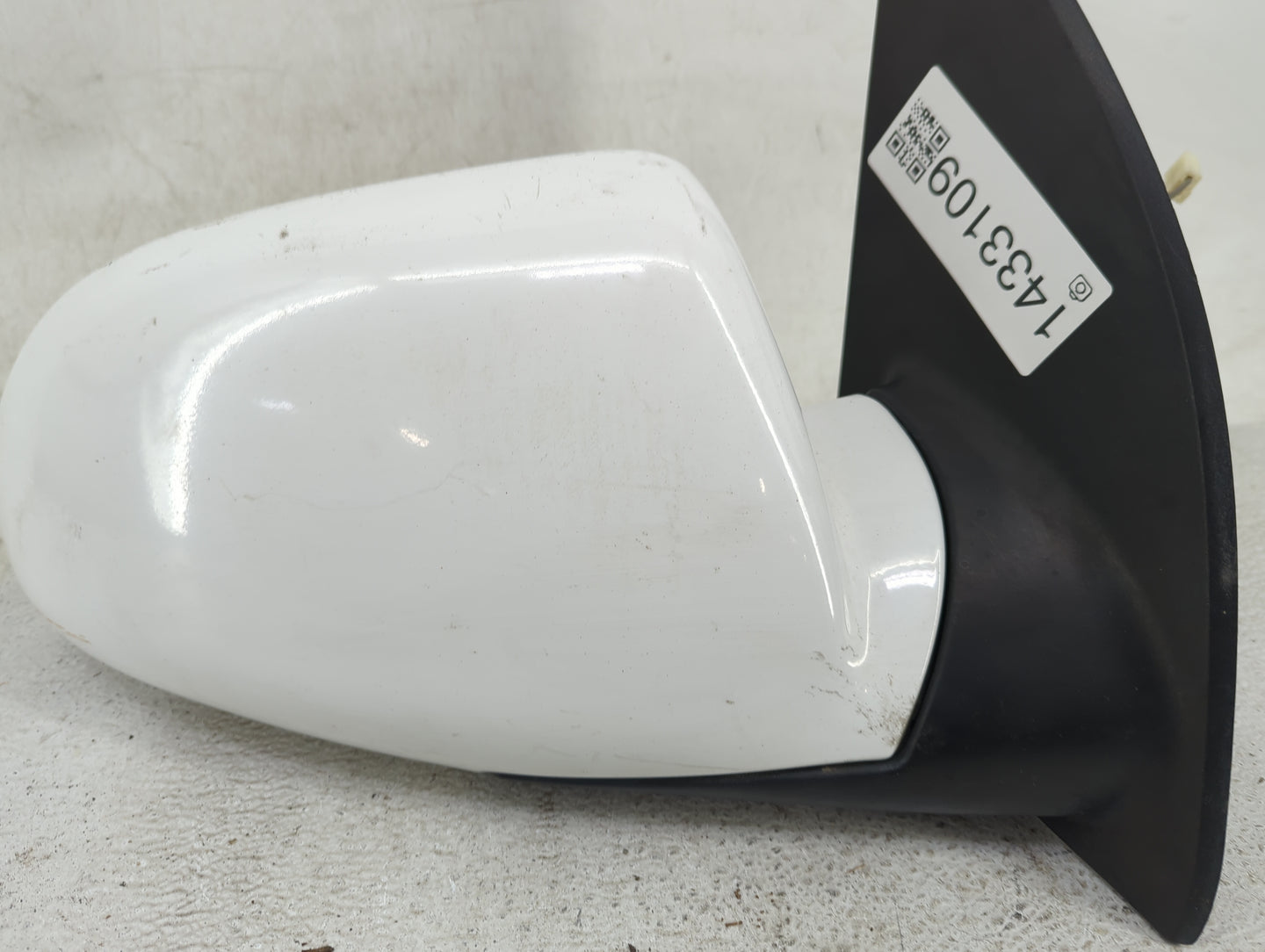 2006 Pontiac Torrent Passenger Side View Mirror - Right Door Mirror OEM Used - Oemusedautoparts1.com