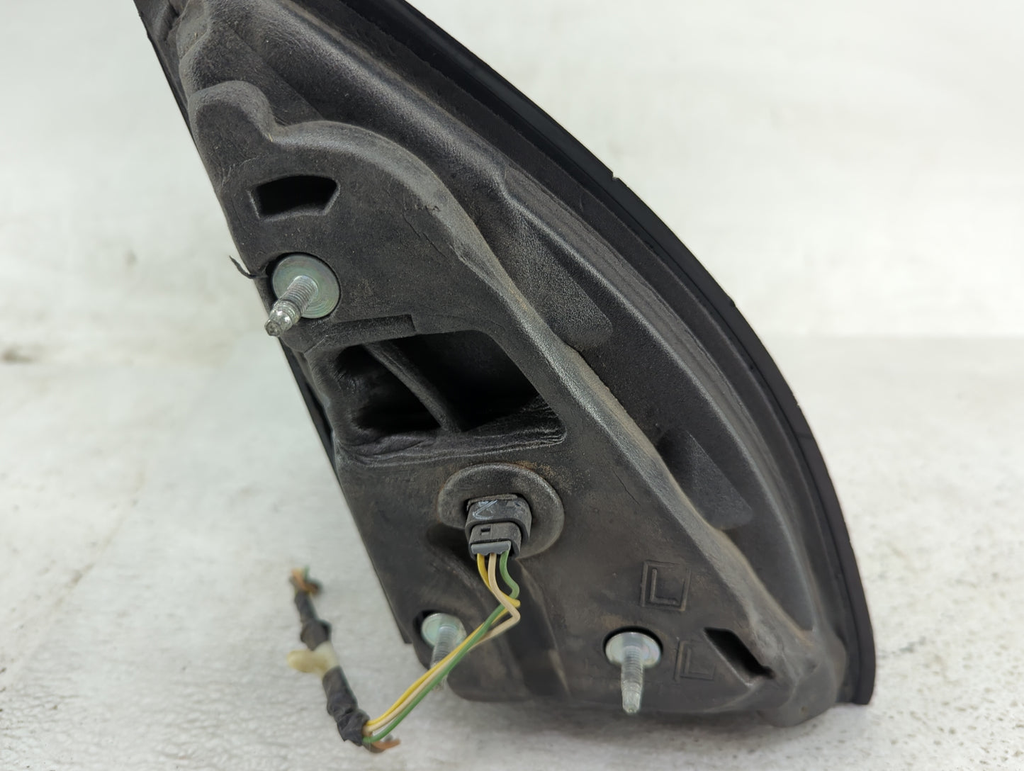 2006 Pontiac Torrent Driver Side View Mirror - Left Door Mirror OEM Used - Oemusedautoparts1.com