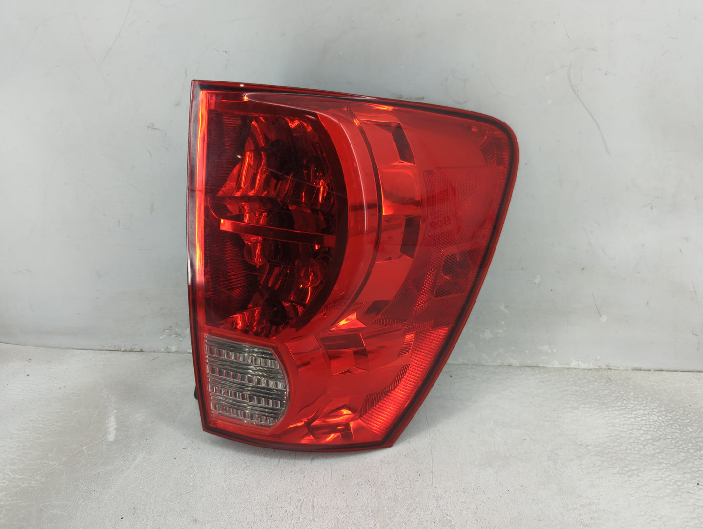 2006-2009 Pontiac Torrent Tail Light Assembly Driver Left OEM Fits Fits 2006 2007 2008 2009 OEM Used Auto Parts - Oemusedaut