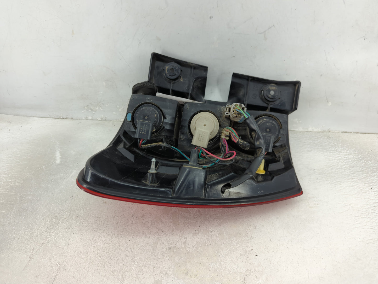 2006-2009 Pontiac Torrent Tail Light Assembly Driver Left OEM Fits Fits 2006 2007 2008 2009 OEM Used Auto Parts - Oemusedaut