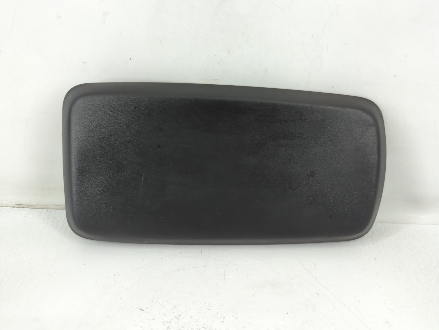 2006 Pontiac Torrent Center Console Armrest Cover Lid P/N:6054B Fits OEM Used Auto Parts - Oemusedautoparts1.com