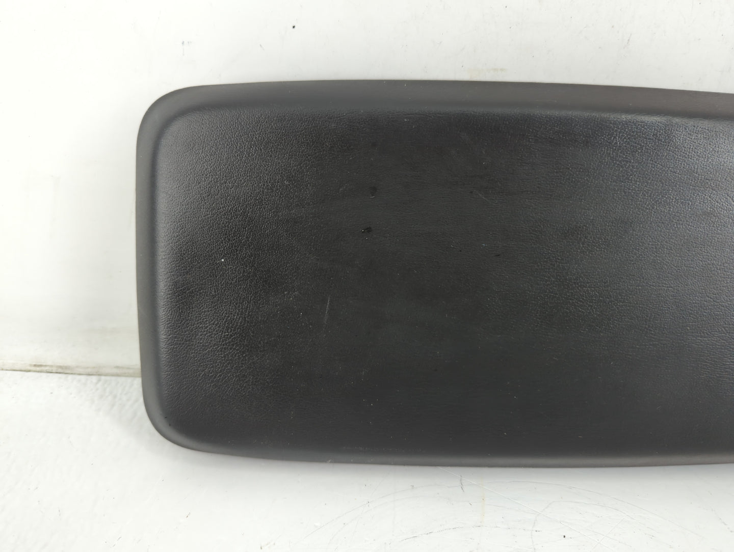 2006 Pontiac Torrent Center Console Armrest Cover Lid P/N:6054B Fits OEM Used Auto Parts - Oemusedautoparts1.com