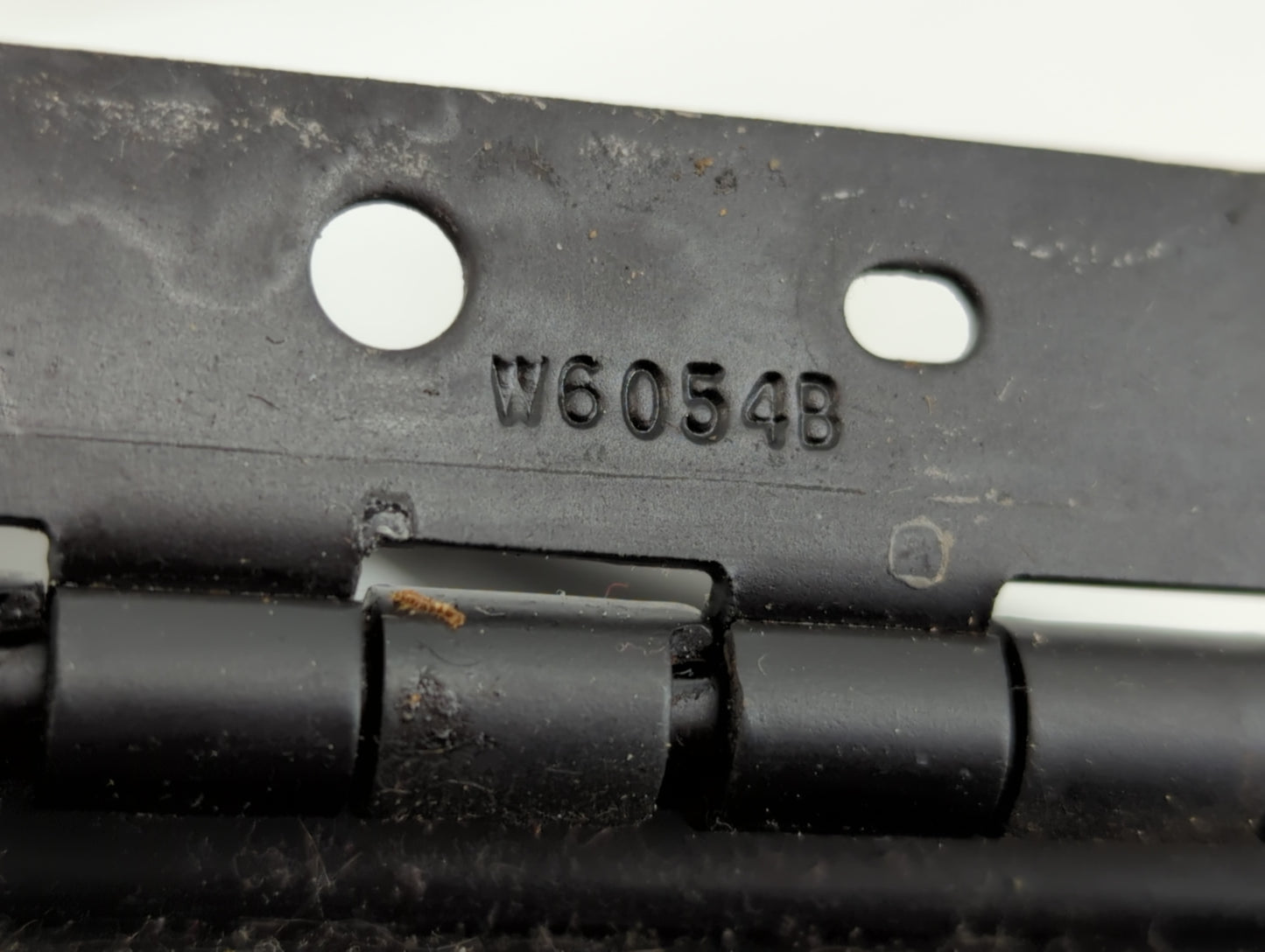 2006 Pontiac Torrent Center Console Armrest Cover Lid P/N:6054B Fits OEM Used Auto Parts - Oemusedautoparts1.com