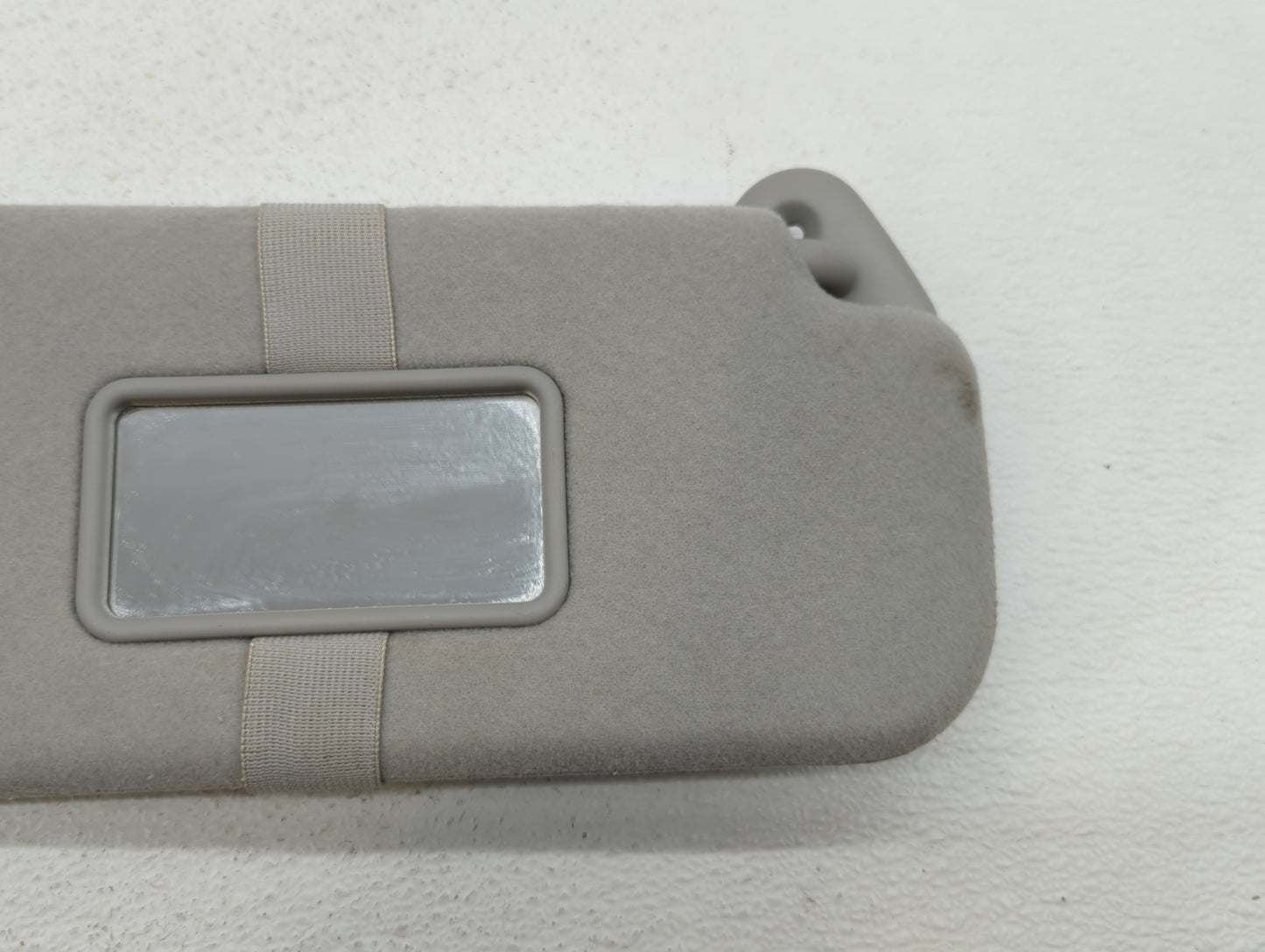 2005-2008 Pontiac Vibe Sun Visor Shade Replacement Passenger Right Mirror Fits Fits 2005 2006 2007 2008 OEM Used Auto Parts 