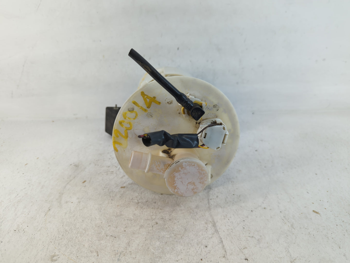 2005-2008 Pontiac Vibe Electrical Gas Fuel Pump Assembly - Oemusedautoparts1.com