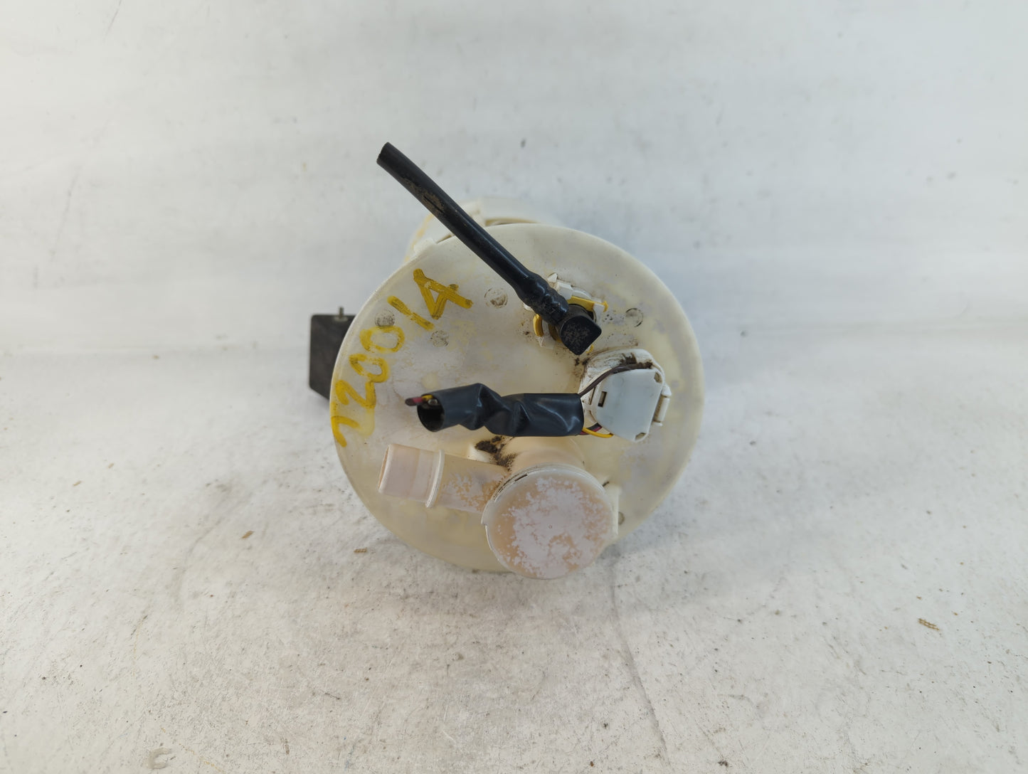 2005-2008 Pontiac Vibe Electrical Gas Fuel Pump Assembly - Oemusedautoparts1.com