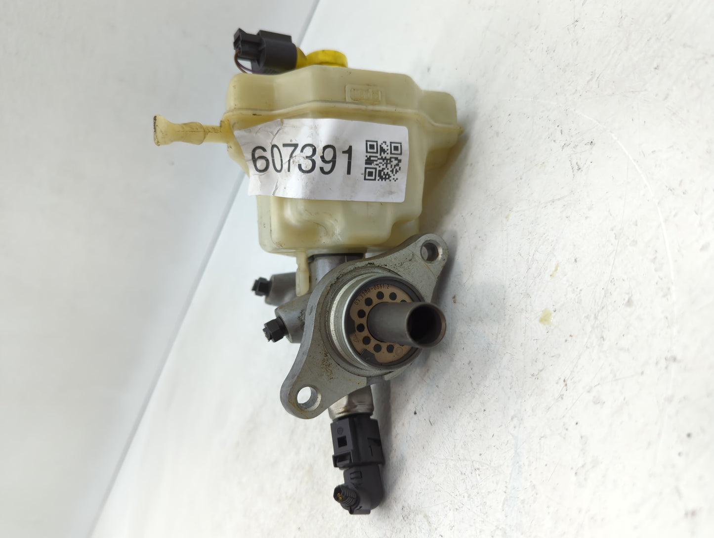 2003-2006 Porsche Cayenne Brake Master Cylinder - Oemusedautoparts1.com