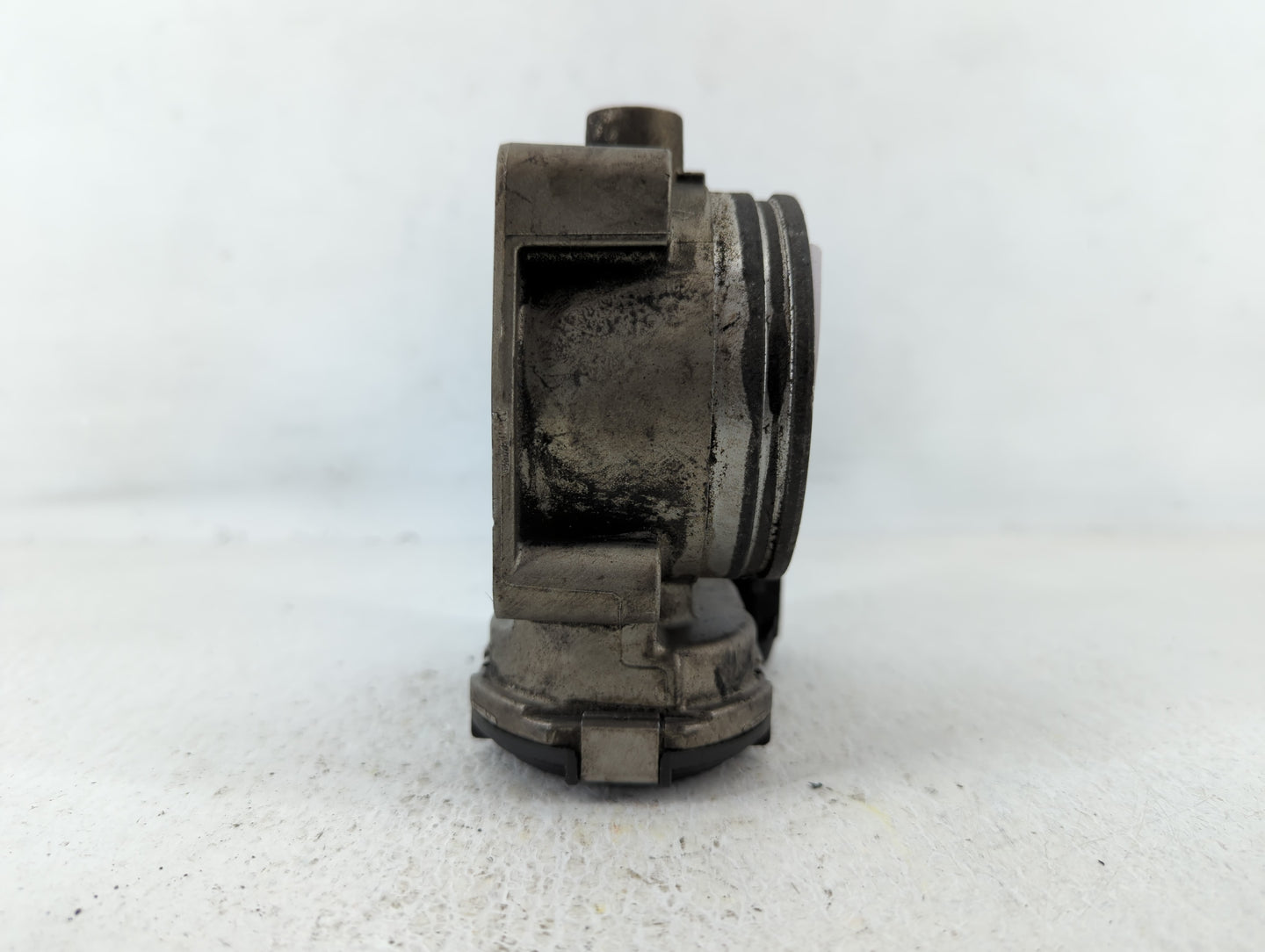 2006 Porsche Cayman Throttle Body P/N:022 133 062 AF 997 605 115 00 Fits Fits 2007 2008 OEM Used Auto Parts - Oemusedautopar