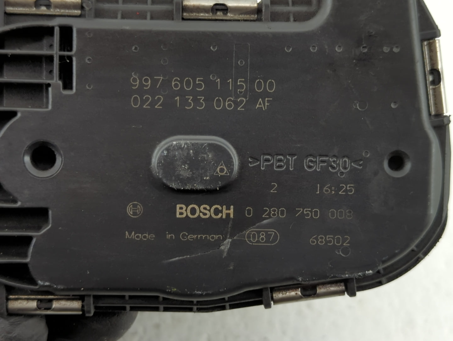 2006 Porsche Cayman Throttle Body P/N:022 133 062 AF 997 605 115 00 Fits Fits 2007 2008 OEM Used Auto Parts - Oemusedautopar