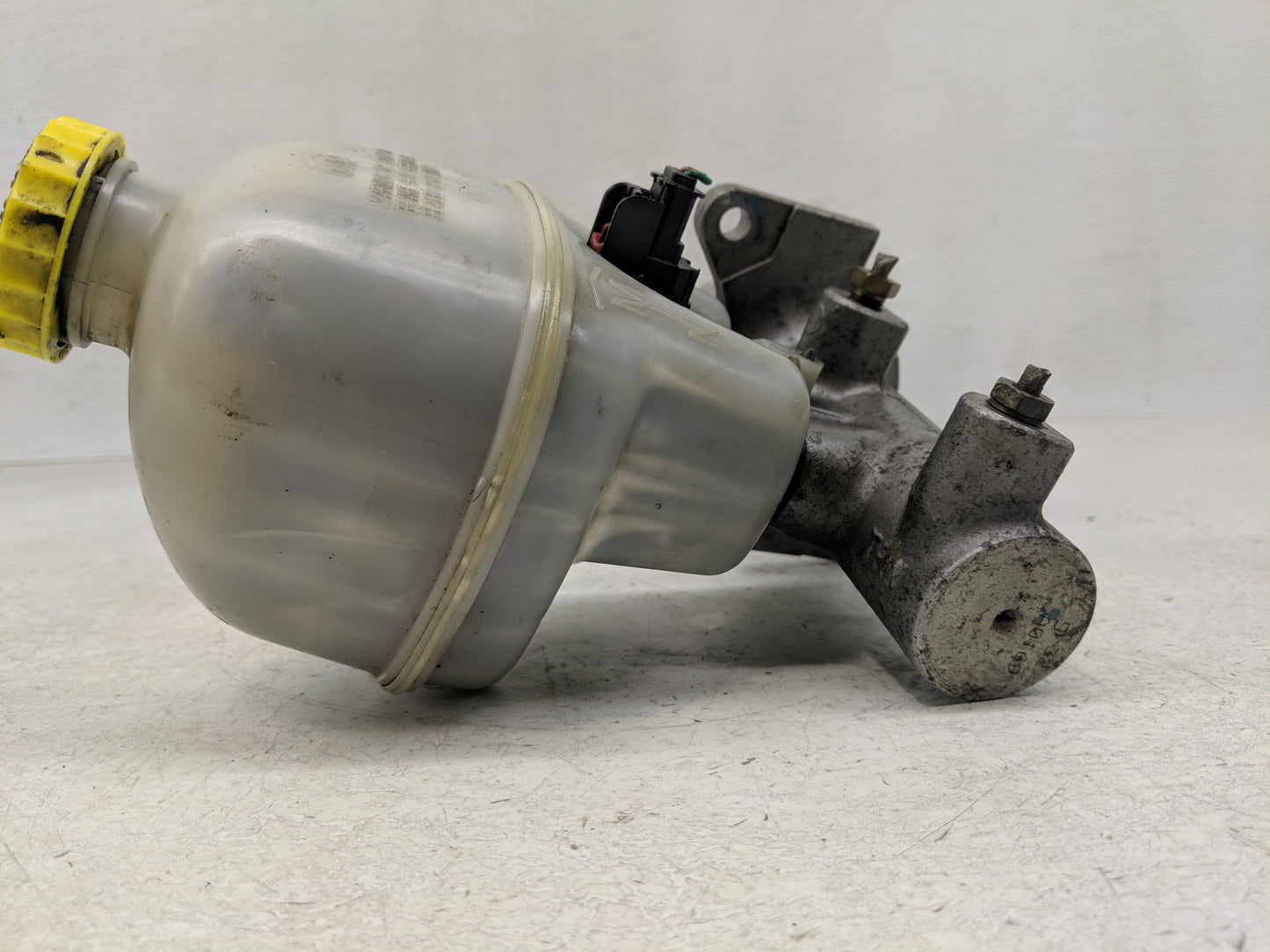 Ram 1500 Brake Master Cylinder - Oemusedautoparts1.com