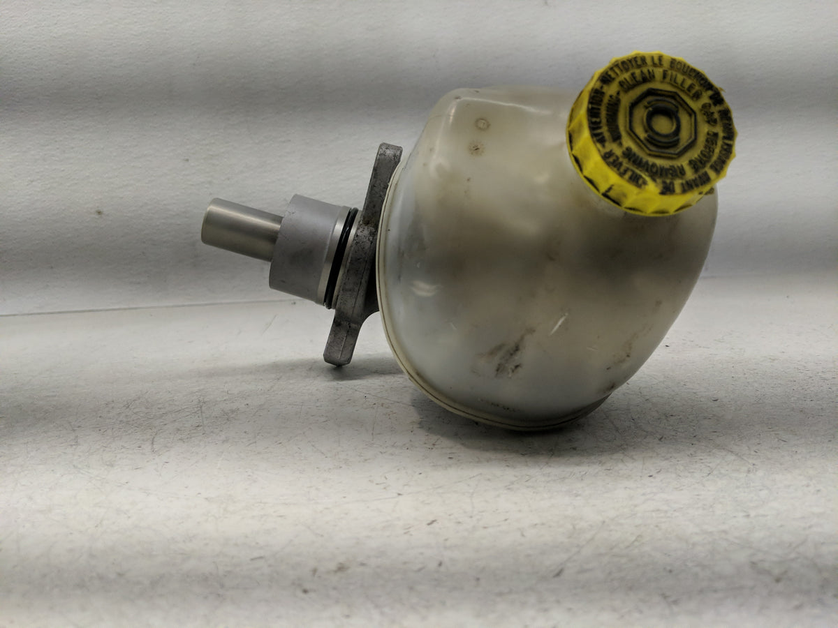 Ram 1500 Brake Master Cylinder 1302496 - Oemusedautoparts1.com