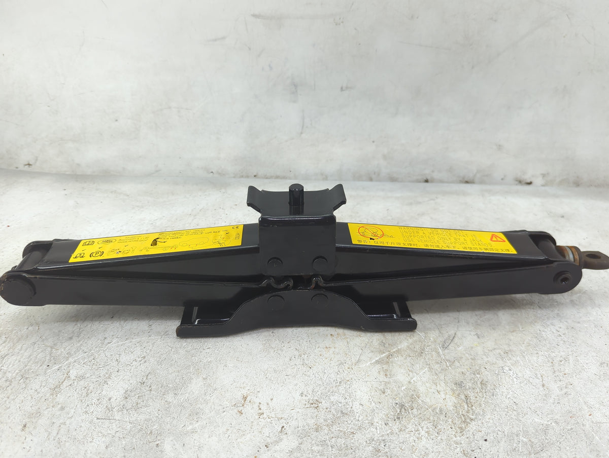 2006 Rover Range Rover Sport Spare Scissor Car Jack - Oemusedautoparts1.com