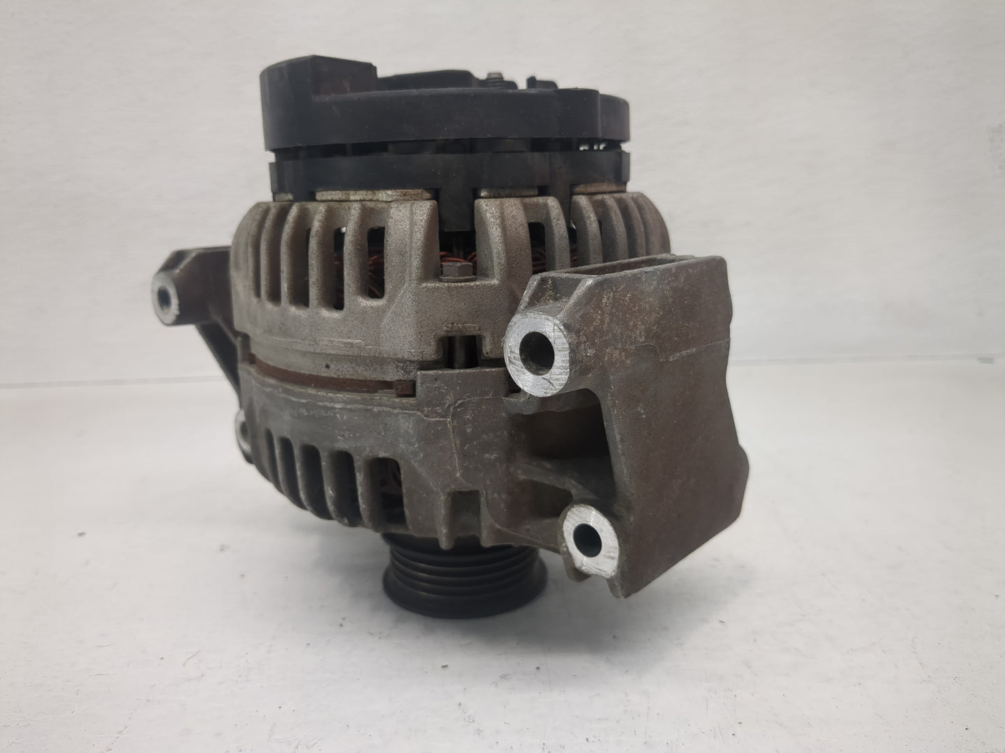2005-2011 Saab 9-3 Alternator Replacement Generator Charging Assembly Engine OEM P/N:127 62 730 0 124 425 056 Fits OEM Used 