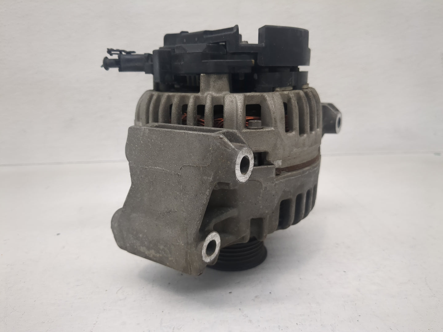 2005-2011 Saab 9-3 Alternator Replacement Generator Charging Assembly Engine OEM P/N:127 62 730 0 124 425 056 Fits OEM Used 