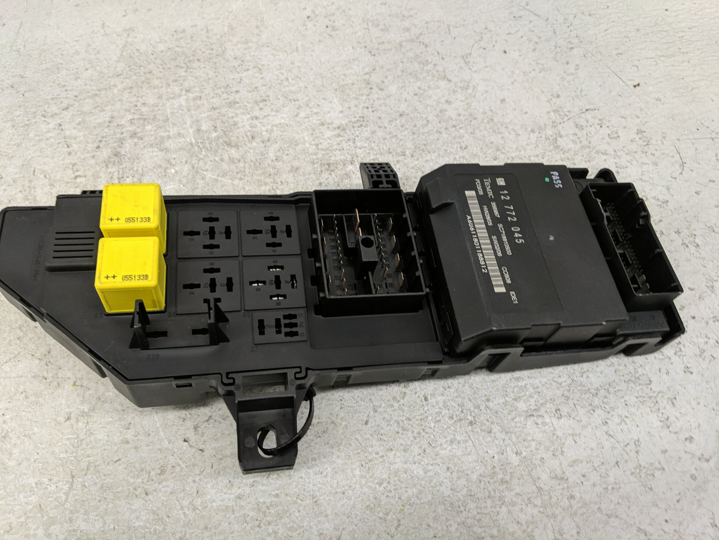 2006 Saab 9-3 Fusebox Fuse Box Panel Relay Module P/N:12 772 045 12798346 Fits OEM Used Auto Parts - Oemusedautoparts1.com
