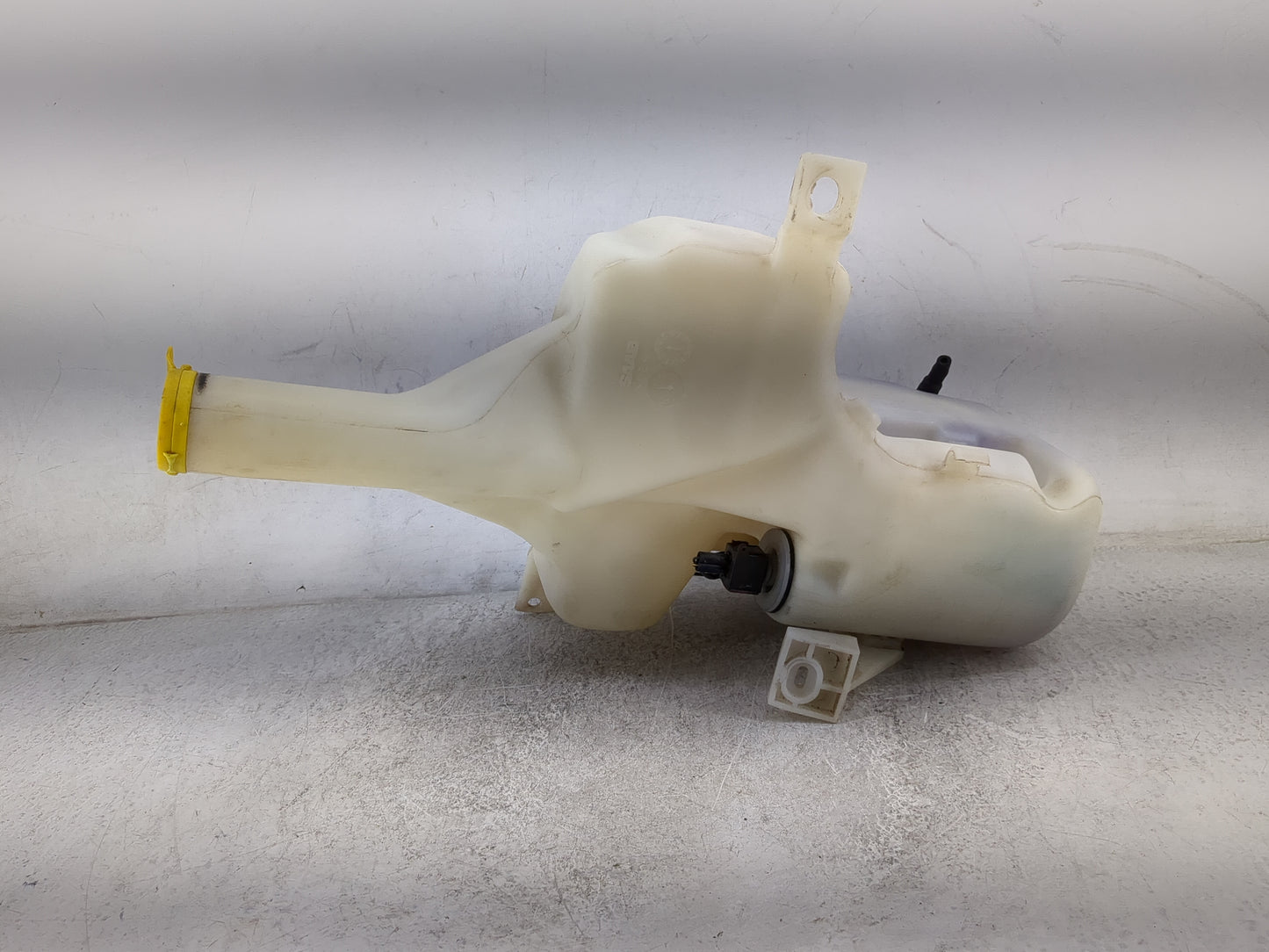 2002-2010 Saab 9-5 Windshield Washer Fluid Reservoir Bottle - Oemusedautoparts1.com