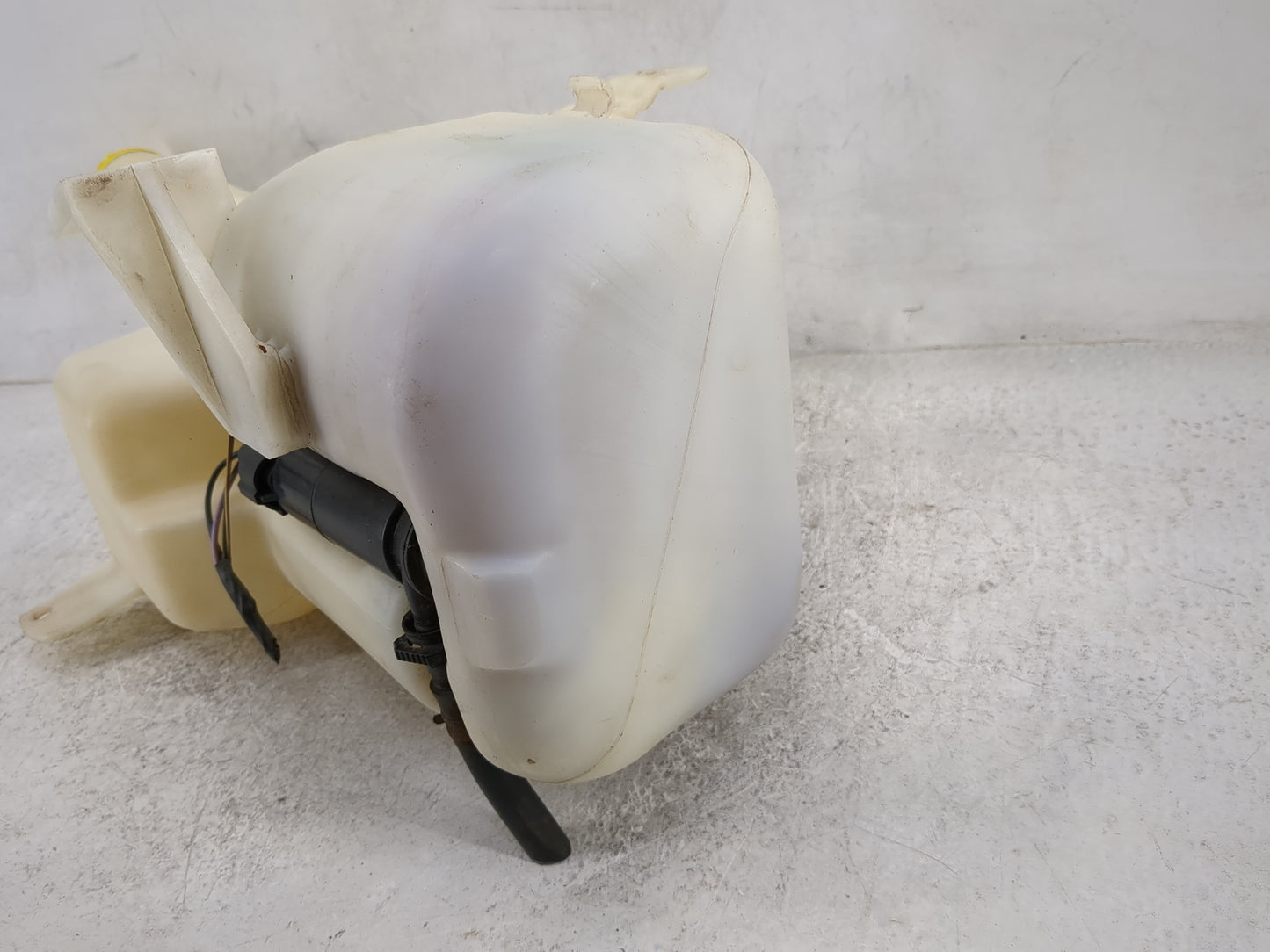 2002-2010 Saab 9-5 Windshield Washer Fluid Reservoir Bottle - Oemusedautoparts1.com