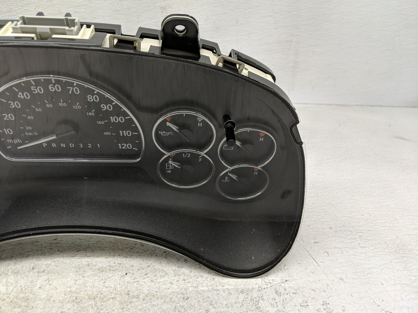 2006 Saab 9-7x Instrument Cluster Speedometer Gauges P/N:15140614 Fits OEM Used Auto Parts - Oemusedautoparts1.com