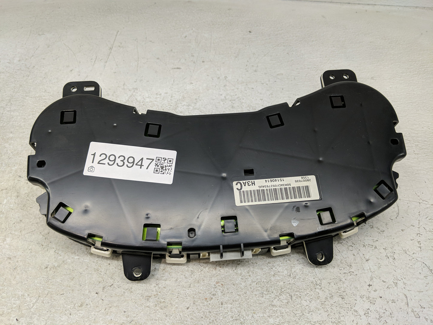 2006 Saab 9-7x Instrument Cluster Speedometer Gauges P/N:15140614 Fits OEM Used Auto Parts - Oemusedautoparts1.com