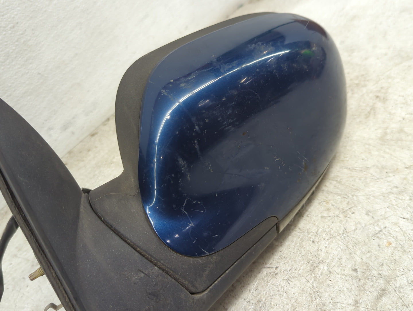 2005-2006 Saab 9-7x Driver Side View Mirror - Left Door Mirror OEM Used - Oemusedautoparts1.com