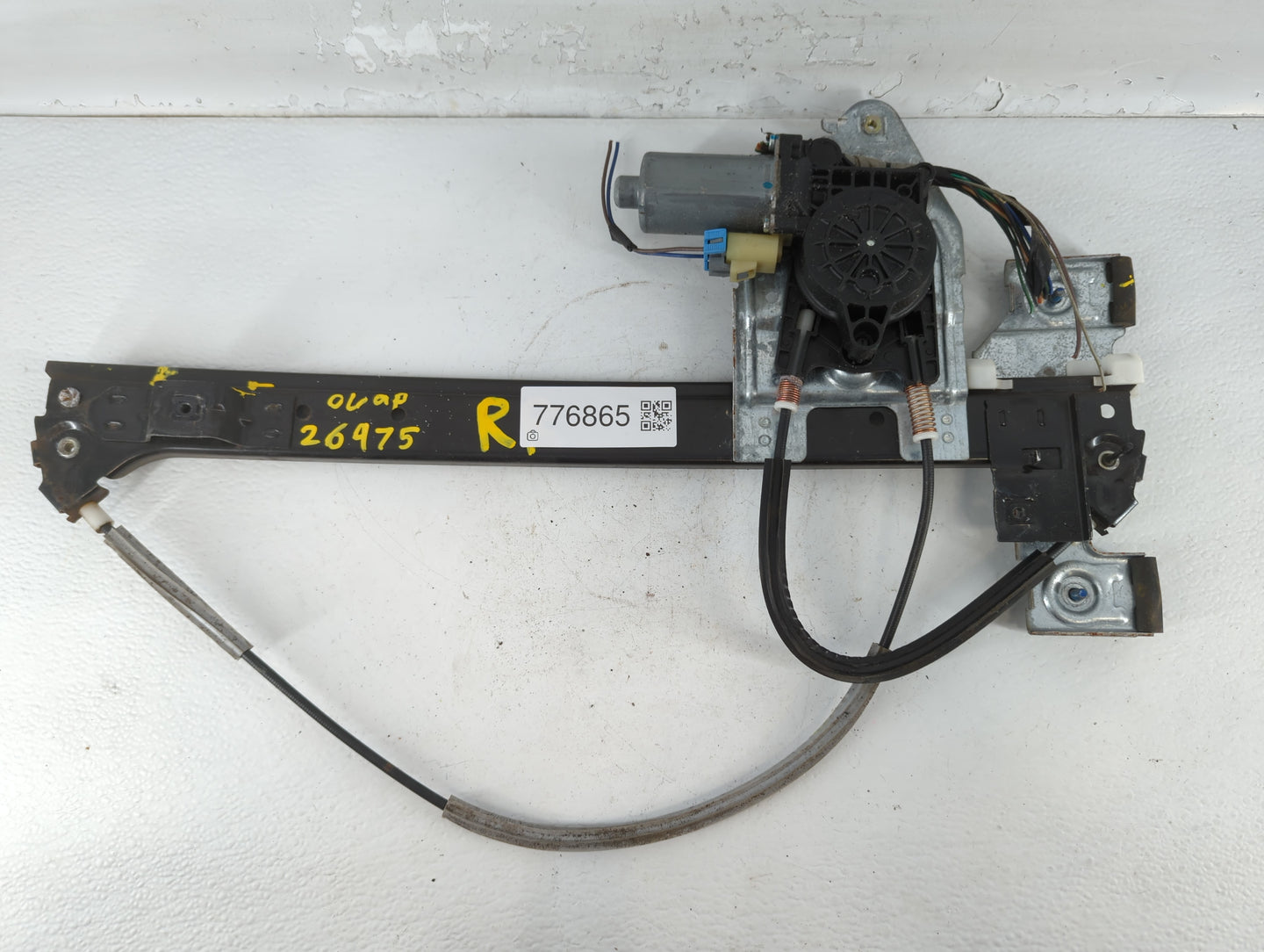 2006 Saab 9-7x Passenger Front Right Power Window Motor - Oemusedautoparts1.com
