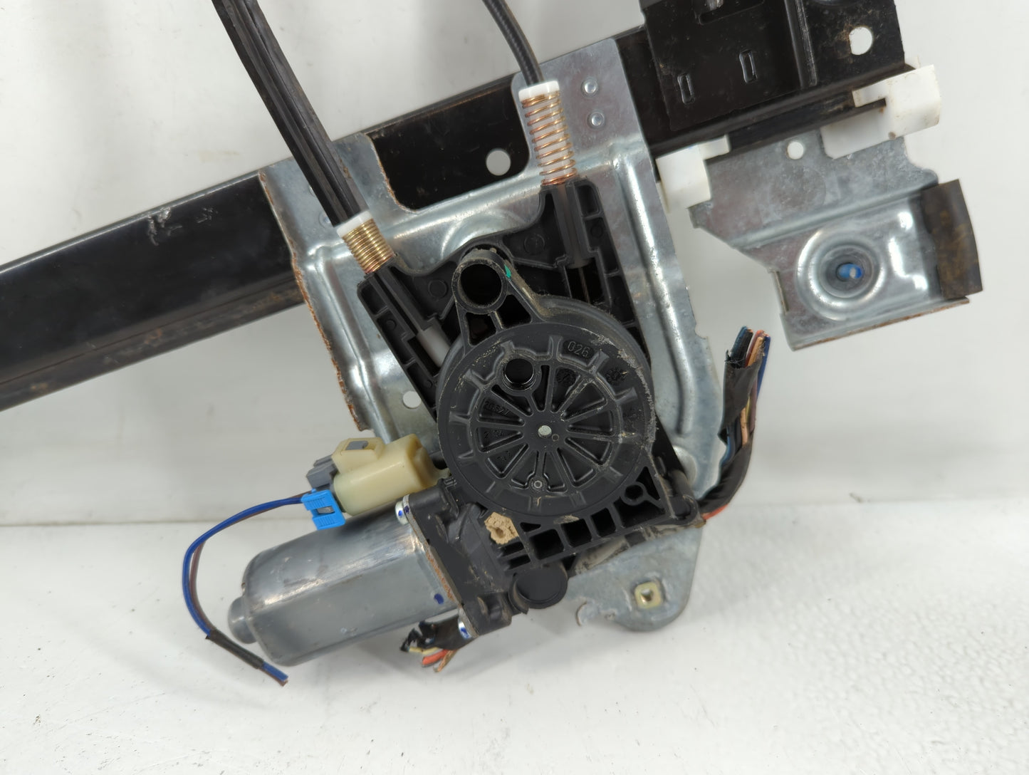 2005-2009 Saab 9-7x Driver Rear Left Power Window Motor - Oemusedautoparts1.com