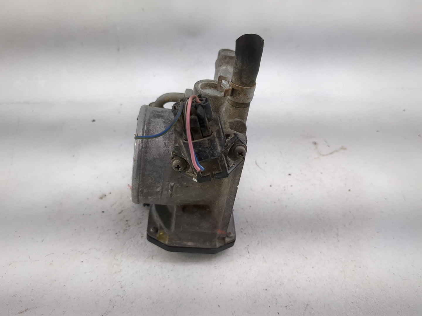 2006 Saab Saab 9-2x Throttle Body P/N:16112AA180 Fits Fits 2007 2008 2009 2010 OEM Used Auto Parts - Oemusedautoparts1.com