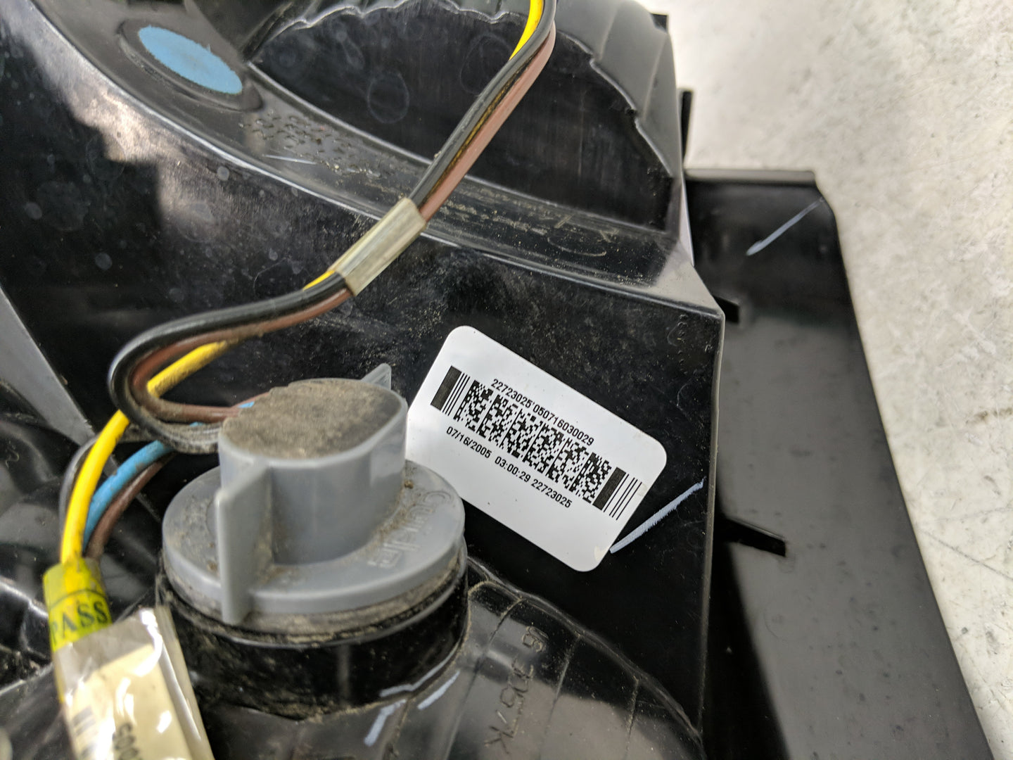 2003-2007 Saturn Ion Tail Light Assembly Passenger Right OEM Fits Fits 2003 2004 2005 2006 2007 OEM Used Auto Parts - Oemuse