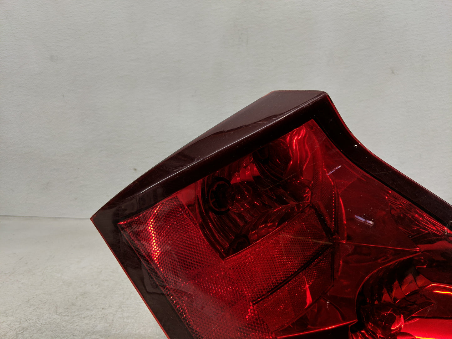 2003-2007 Saturn Ion Tail Light Assembly Driver Left OEM P/N:16530981 Fits Fits 2003 2004 2005 2006 2007 OEM Used Auto Parts