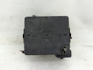 2006 Saturn Ion Fusebox Fuse Box Panel Relay Module P/N:13530414 15819063 Fits OEM Used Auto Parts - Oemusedautoparts1.com