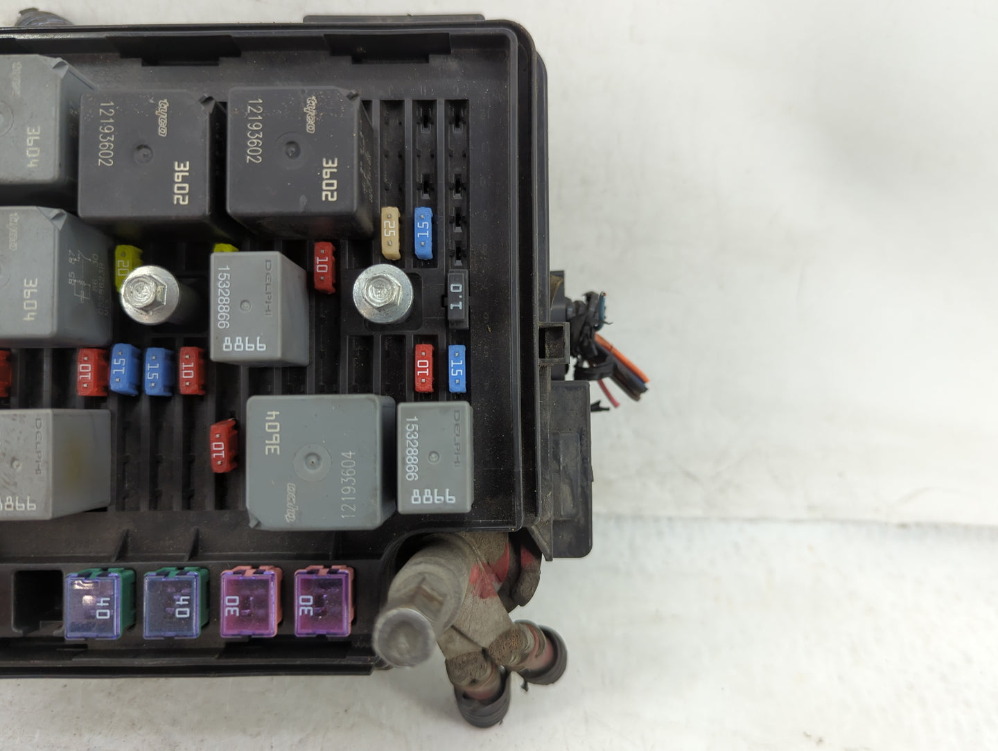 2006 Saturn Ion Fusebox Fuse Box Panel Relay Module P/N:13530414 15819063 Fits OEM Used Auto Parts - Oemusedautoparts1.com