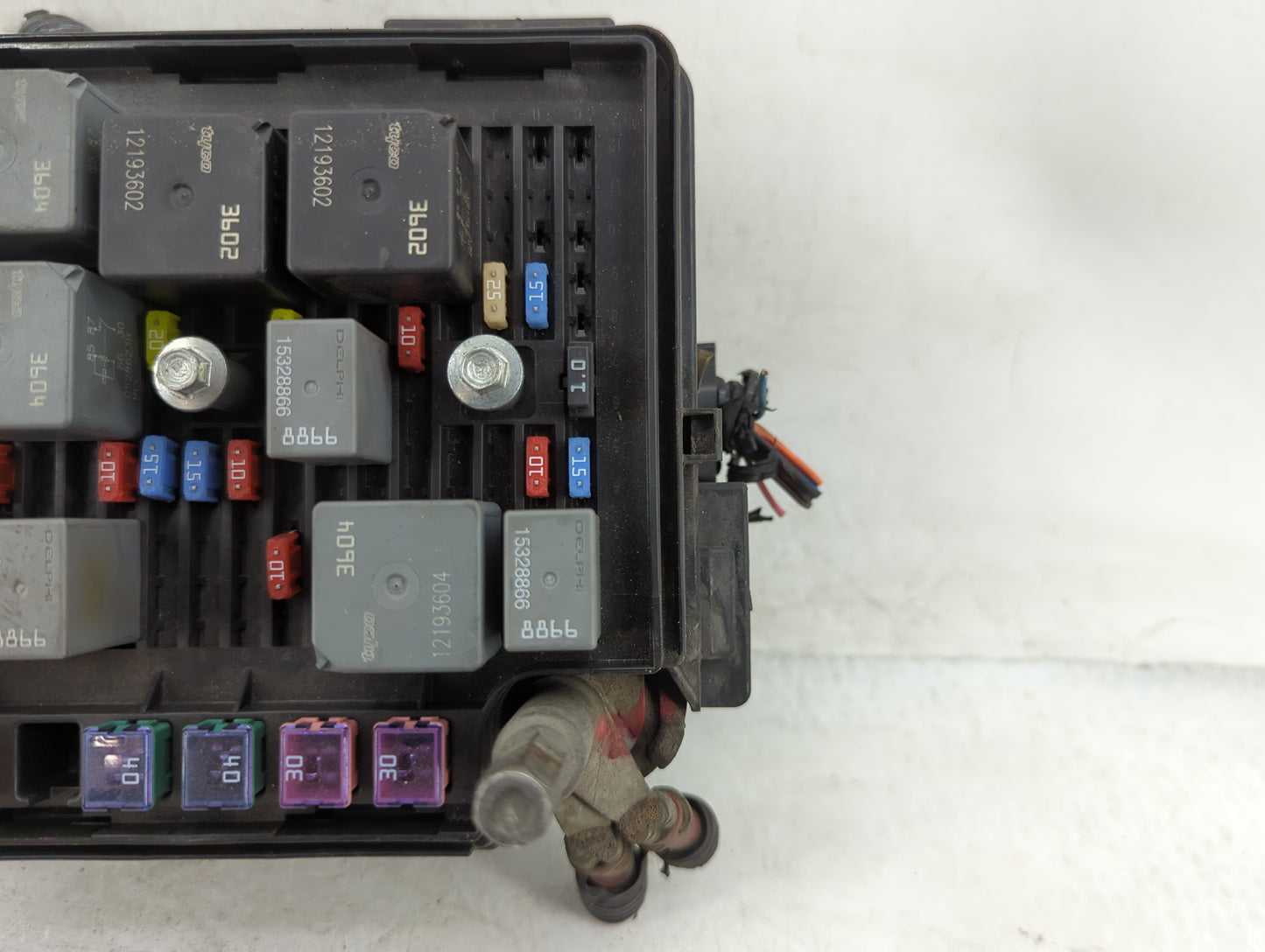 2006 Saturn Ion Fusebox Fuse Box Panel Relay Module P/N:13530414 15819063 Fits OEM Used Auto Parts - Oemusedautoparts1.com