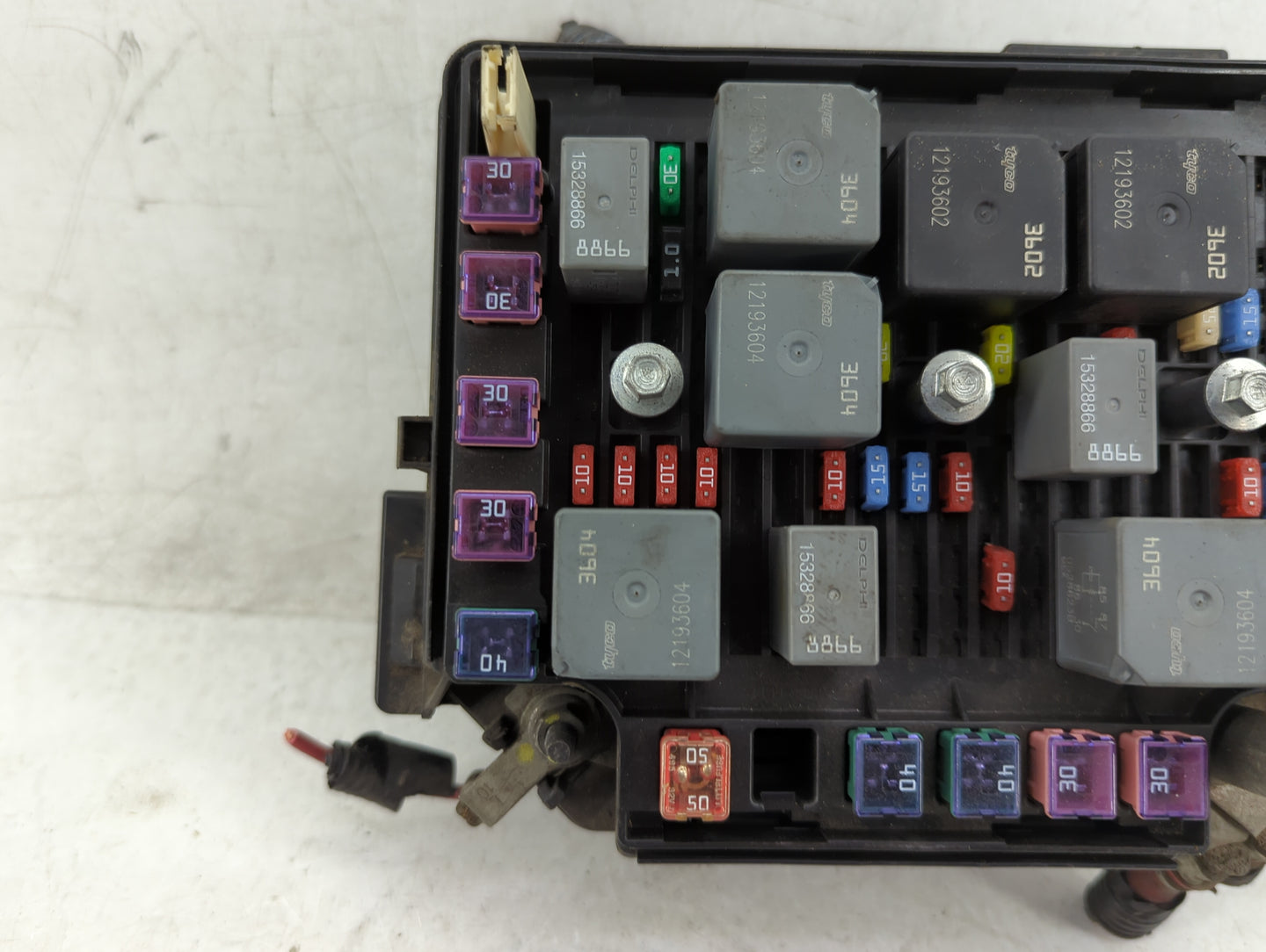 2006 Saturn Ion Fusebox Fuse Box Panel Relay Module P/N:13530414 15819063 Fits OEM Used Auto Parts - Oemusedautoparts1.com