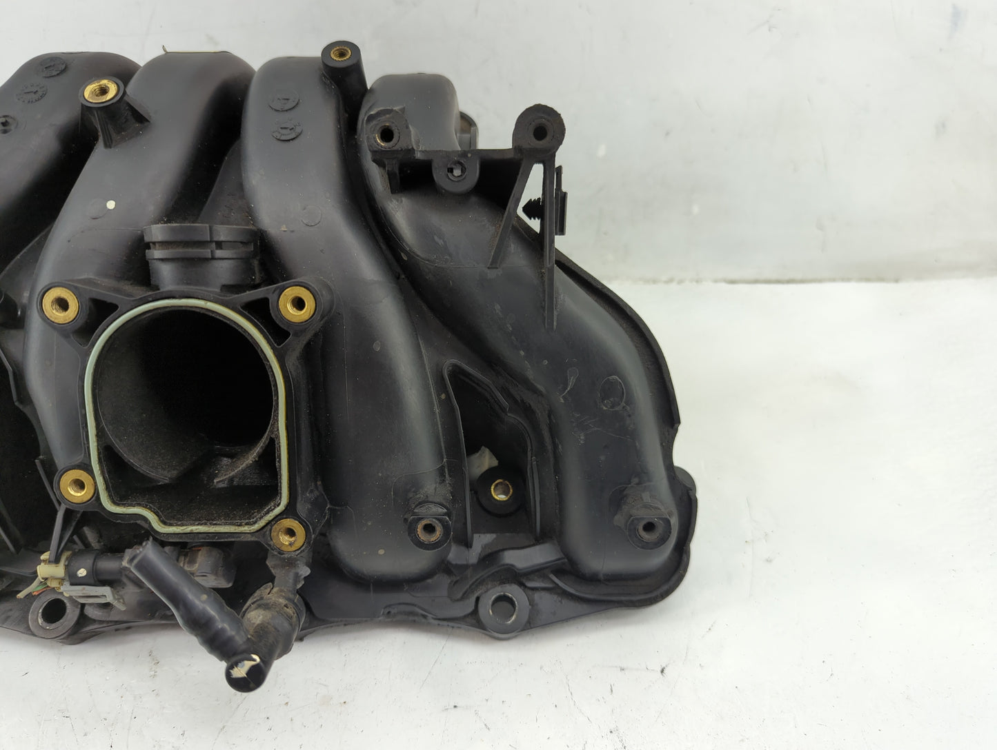 2003-2006 Saturn Ion Air Intake Manifold P/N:16212460 Fits Fits 2002 2003 2004 2005 2006 2007 OEM Used Auto Parts - Oemuseda
