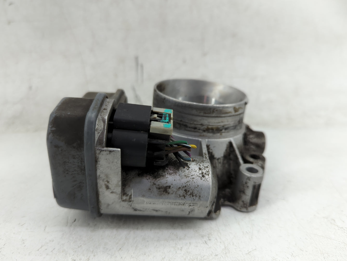 2005-2006 Saturn Ion Throttle Body Fits Fits 2002 2003 2004 2005 2006 2007 OEM Used Auto Parts - Oemusedautoparts1.com