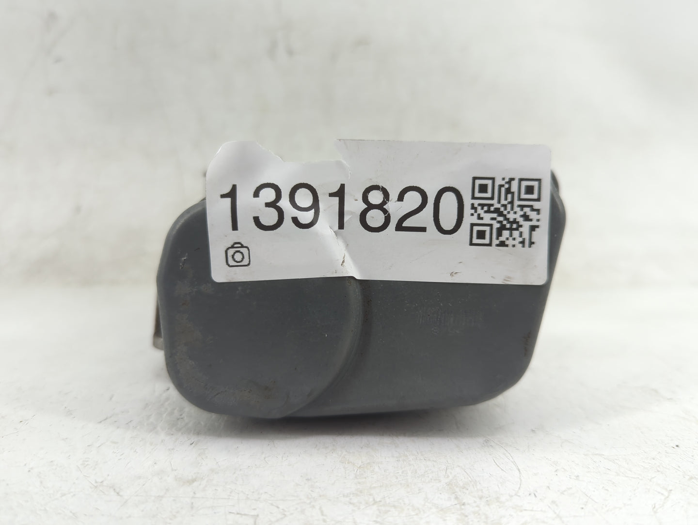 2005-2006 Saturn Ion Throttle Body Fits Fits 2002 2003 2004 2005 2006 2007 OEM Used Auto Parts - Oemusedautoparts1.com