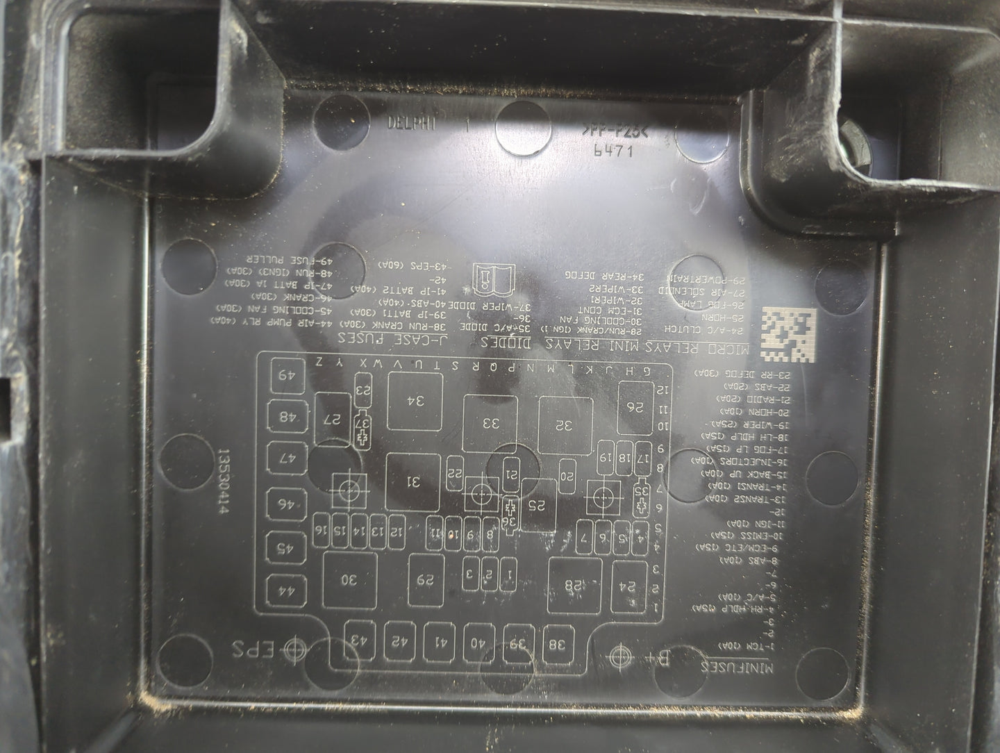 2006 Saturn Ion Fusebox Fuse Box Panel Relay Module P/N:13530414 15819063 Fits OEM Used Auto Parts - Oemusedautoparts1.com