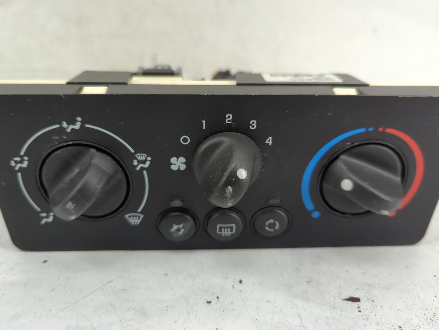 2006-2007 Saturn Ion Climate Control Module Temperature AC/Heater Replacement P/N:15208640 Fits Fits 2006 2007 OEM Used Auto