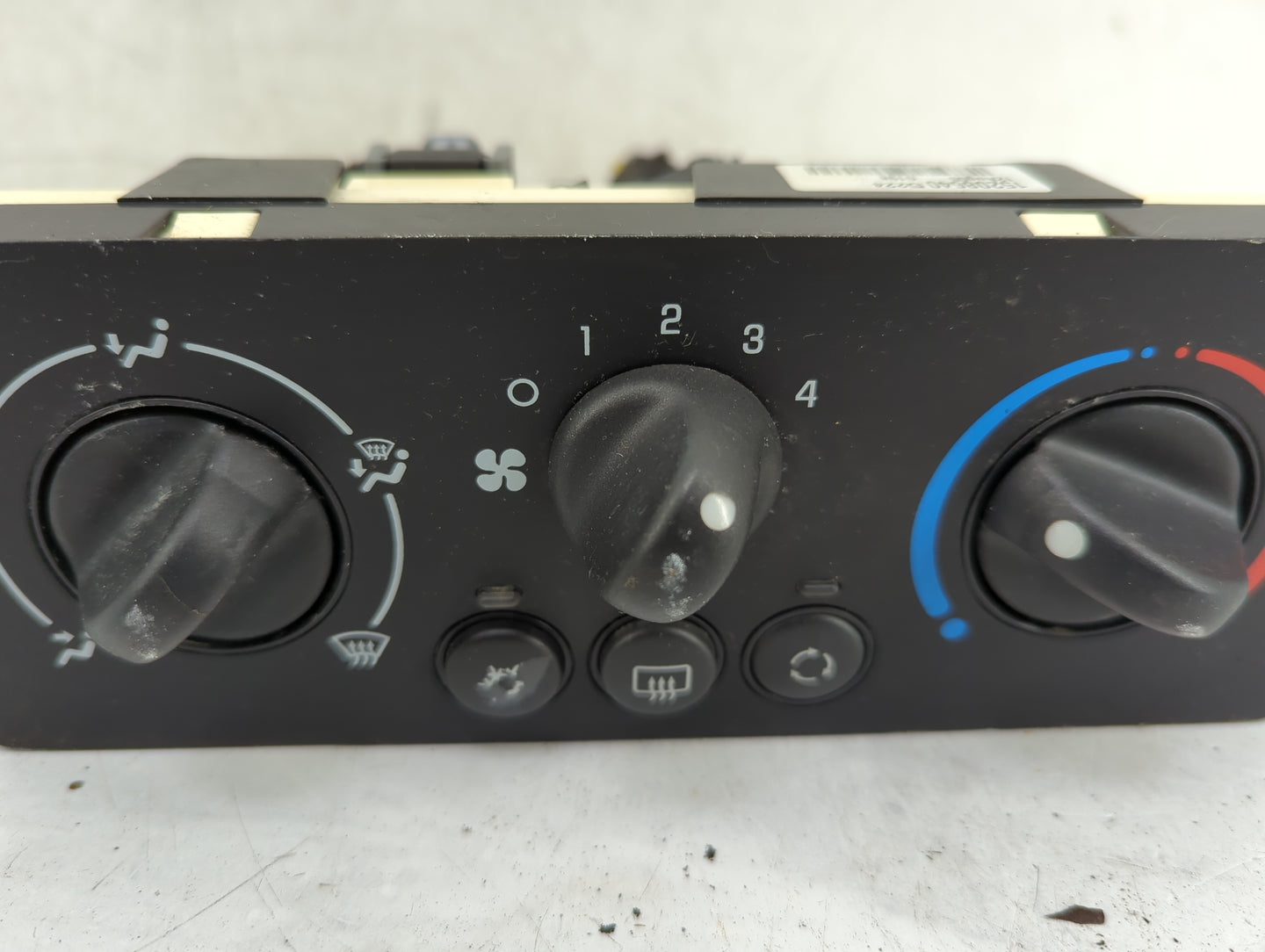 2006-2007 Saturn Ion Climate Control Module Temperature AC/Heater Replacement P/N:15208640 Fits Fits 2006 2007 OEM Used Auto