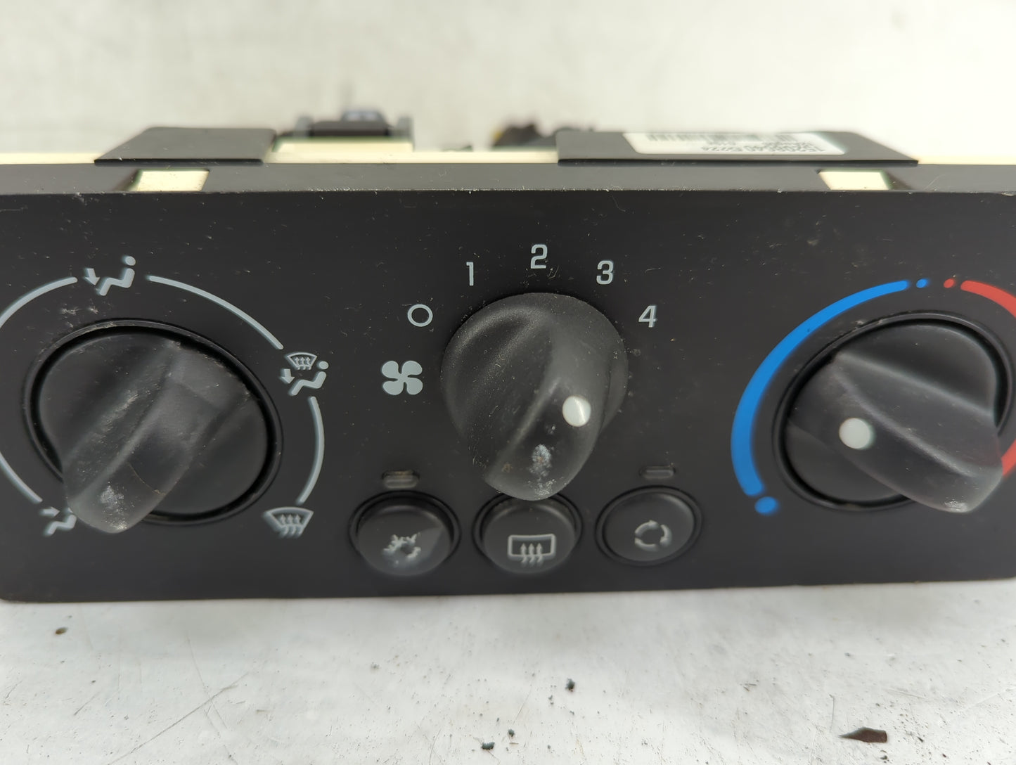 2006-2007 Saturn Ion Climate Control Module Temperature AC/Heater Replacement P/N:15208640 Fits Fits 2006 2007 OEM Used Auto