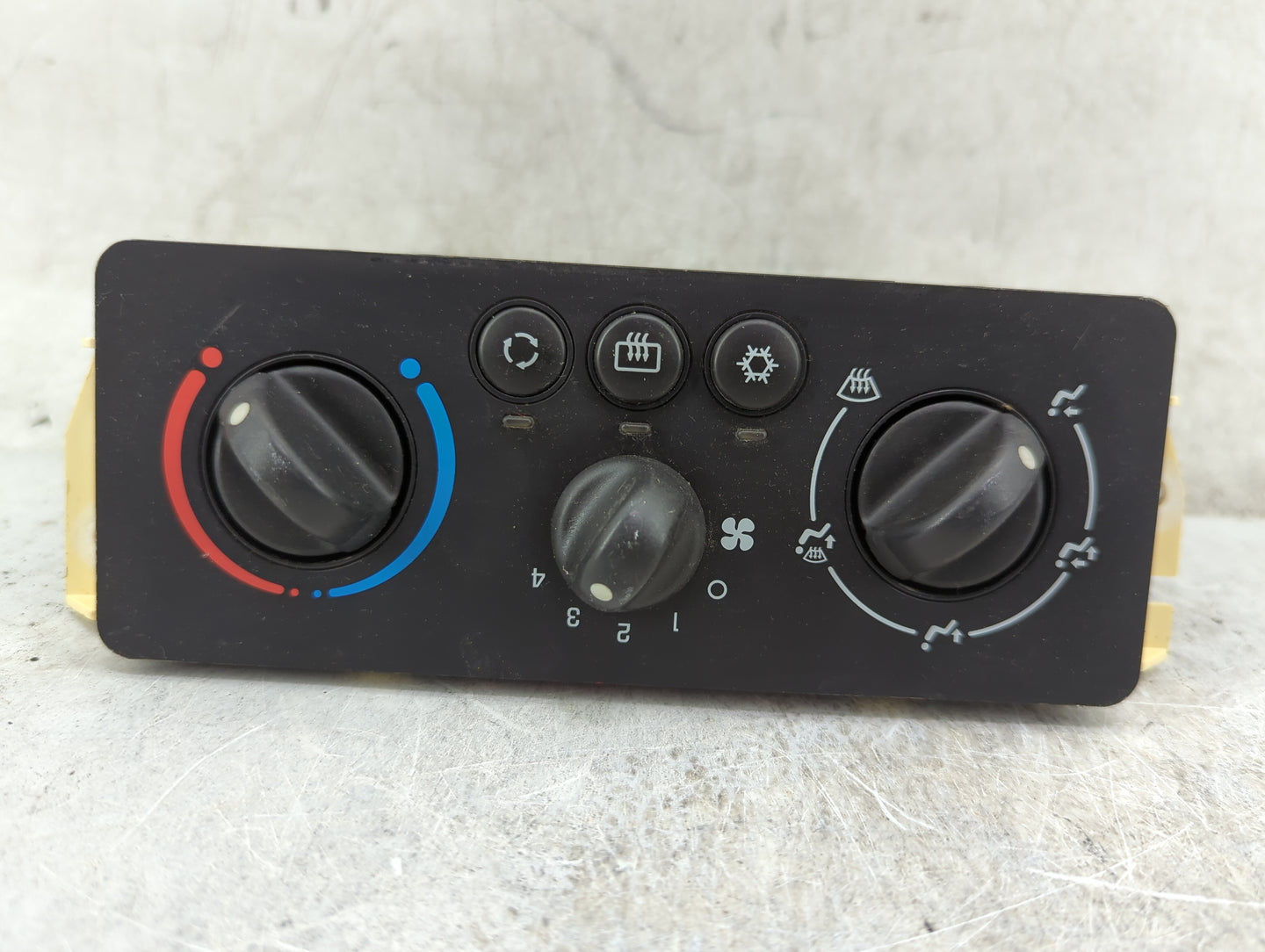 2006-2007 Saturn Ion Climate Control Module Temperature AC/Heater Replacement P/N:15806918 Fits Fits 2006 2007 OEM Used Auto
