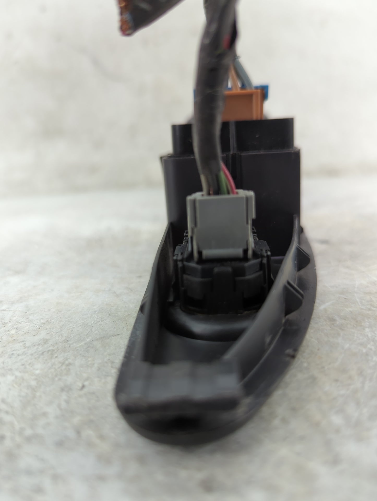 2006 Saturn Ion Master Power Window Switch Replacement Driver Side Left P/N:22692519 Fits OEM Used Auto Parts - Oemusedautop
