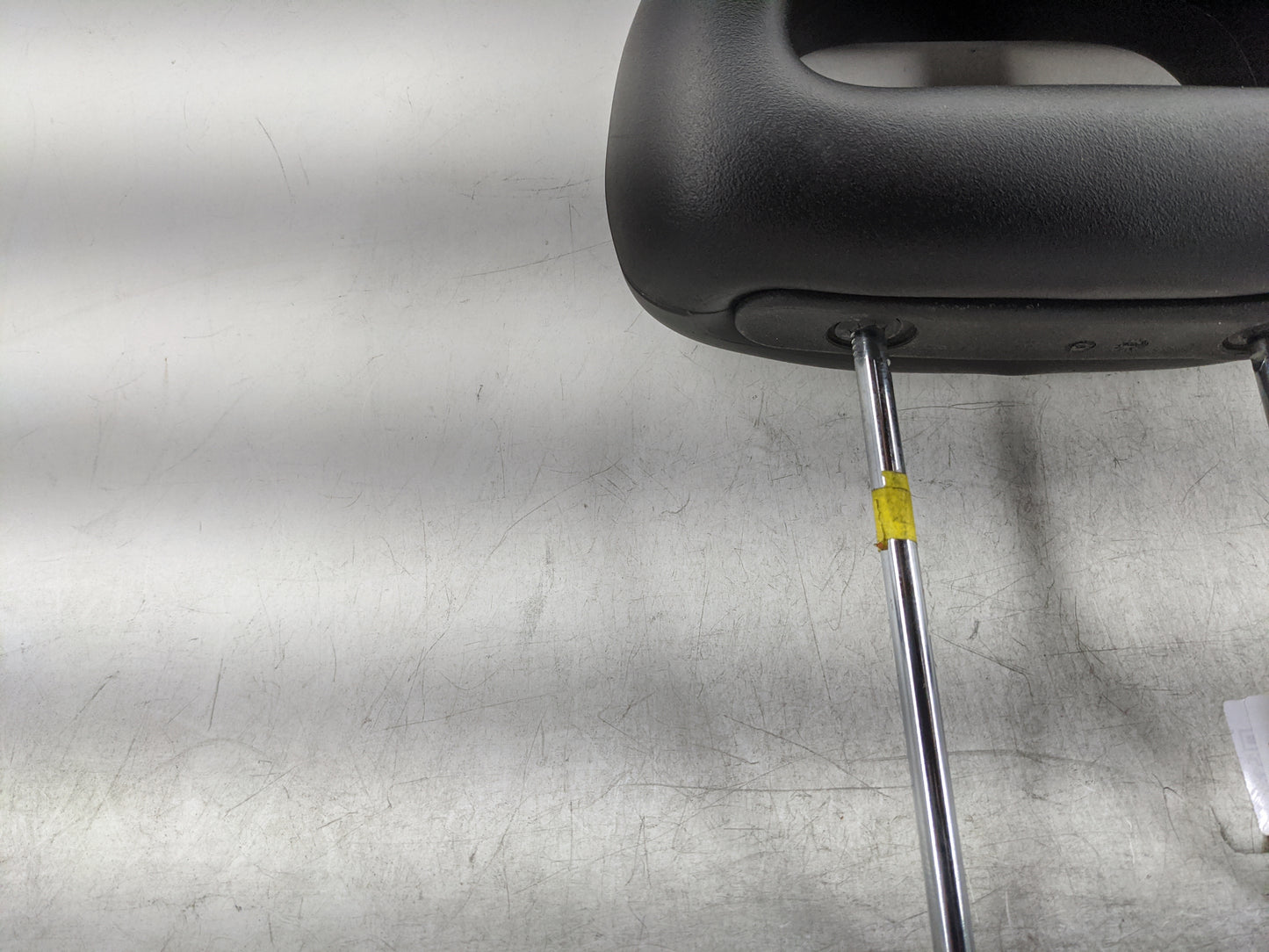 2006 Saturn Ion Headrest Head Rest Front Driver Seat Black - Oemusedautoparts1.com