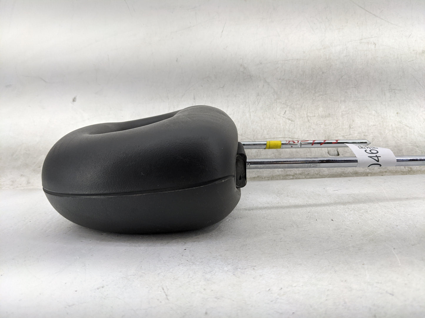 2006 Saturn Ion Headrest Head Rest Front Driver Seat Black - Oemusedautoparts1.com