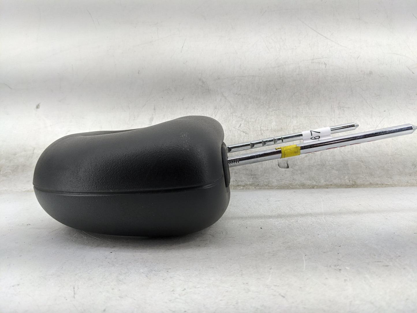 2006 Saturn Ion Headrest Head Rest Front Driver Seat Black - Oemusedautoparts1.com